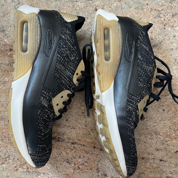 Nike Air Max Black and Gold, 9.5, Women’s , Gold Sparkle. - Picture 5 of 7